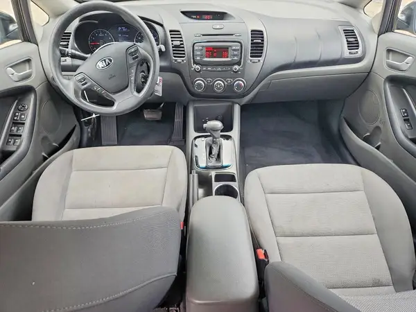 3KPFK4A78HE081100 2017 KIA FORTE - Image 8