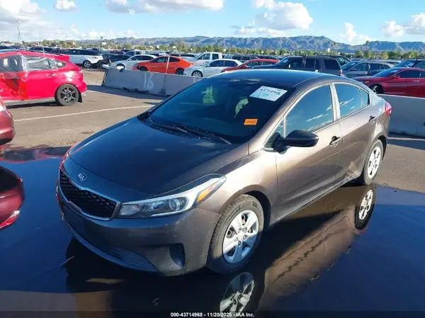 3KPFK4A78HE081419 2017 KIA FORTE - Image 2