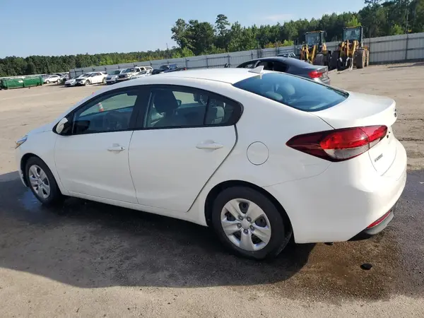 3KPFK4A78HE081761 2017 KIA FORTE - Image 2