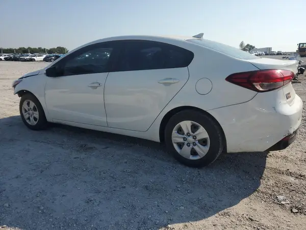 3KPFK4A78HE083204 2017 KIA FORTE - Image 2