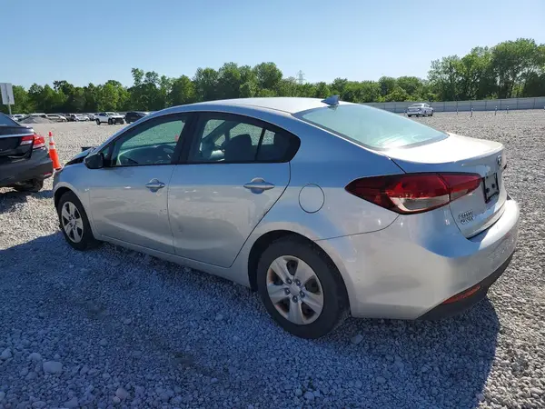 3KPFK4A78HE084773 2017 KIA FORTE - Image 2