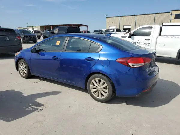 3KPFK4A78HE085535 2017 KIA FORTE - Image 2