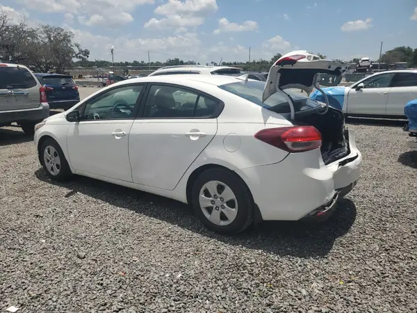 3KPFK4A78HE085793 2017 KIA FORTE - Image 2