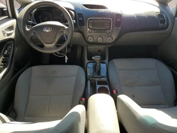 3KPFK4A78HE086703 2017 KIA FORTE - Image 8