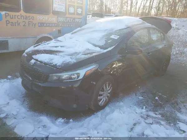 3KPFK4A78HE088614 2017 KIA FORTE - Image 2