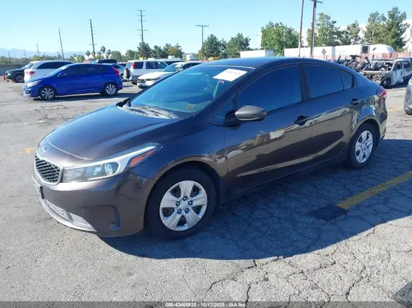 3KPFK4A78HE089715 2017 KIA FORTE - Image 2