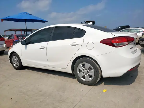 3KPFK4A78HE093764 2017 KIA FORTE - Image 2