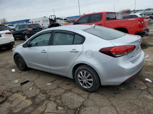 3KPFK4A78HE093974 2017 KIA FORTE - Image 2