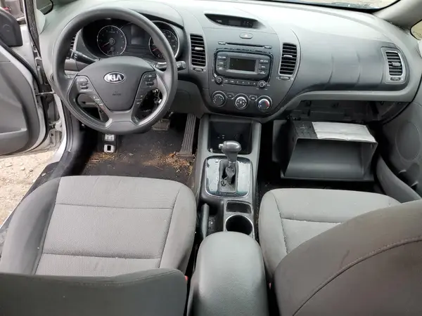 3KPFK4A78HE093974 2017 KIA FORTE - Image 8
