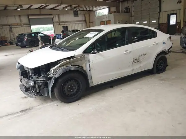 3KPFK4A78HE094753 2017 KIA FORTE - Image 2