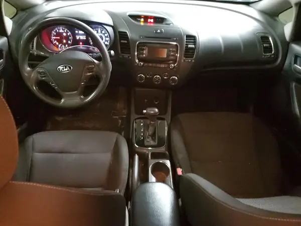 3KPFK4A78HE094946 2017 KIA FORTE - Image 8