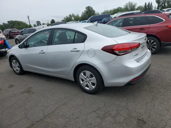 3KPFK4A78HE094977 2017 KIA FORTE - Image 2