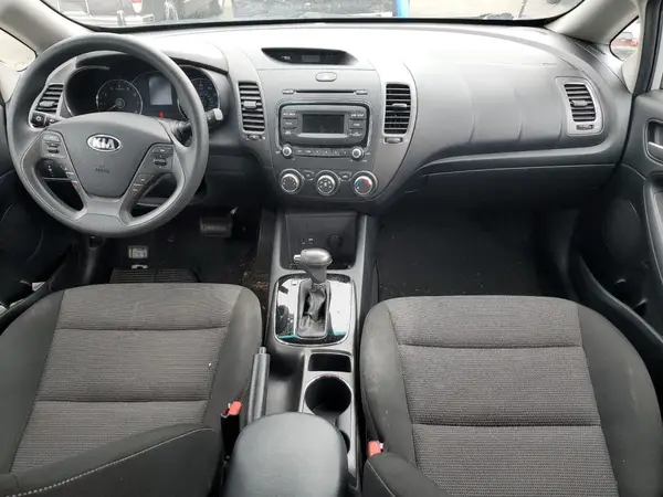 3KPFK4A78HE094977 2017 KIA FORTE - Image 8