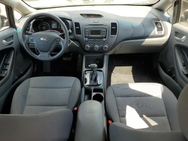 3KPFK4A78HE097412 2017 KIA FORTE - Image 8