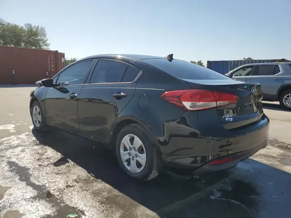 3KPFK4A78HE097670 2017 KIA FORTE - Image 2