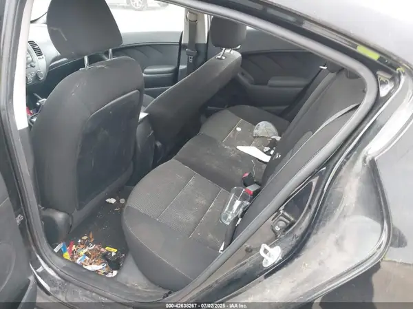 3KPFK4A78HE098141 2017 KIA FORTE - Image 8
