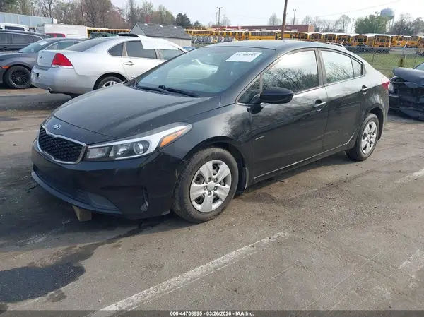 3KPFK4A78HE101300 2017 KIA FORTE - Image 2