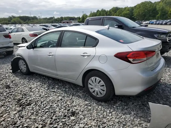 3KPFK4A78HE101359 2017 KIA FORTE - Image 2