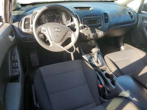 3KPFK4A78HE104259 2017 KIA FORTE - Image 8