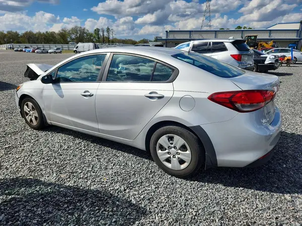 3KPFK4A78HE106321 2017 KIA FORTE - Image 2
