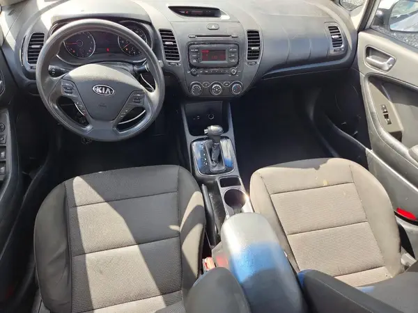 3KPFK4A78HE106321 2017 KIA FORTE - Image 8