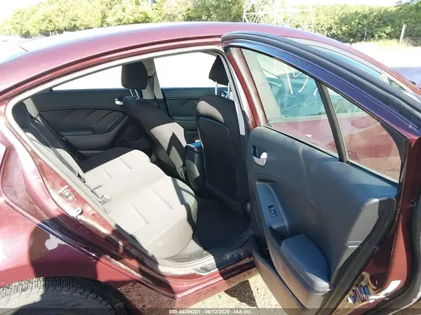 3KPFK4A78HE108506 2017 KIA FORTE - Image 8