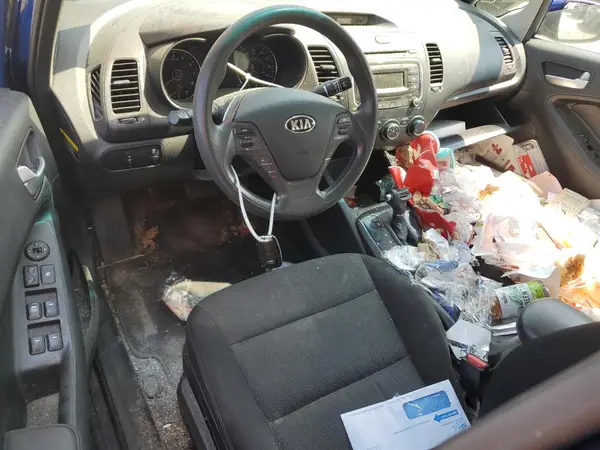 3KPFK4A78HE109669 2017 KIA FORTE - Image 8