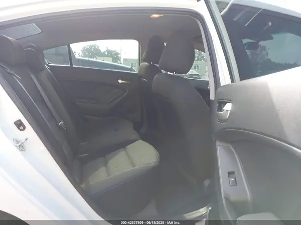 3KPFK4A78HE112703 2017 KIA FORTE - Image 8