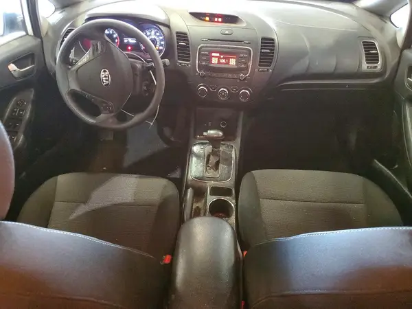 3KPFK4A78HE112717 2017 KIA FORTE - Image 8