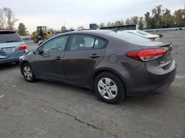 3KPFK4A78HE113706 2017 KIA FORTE - Image 2