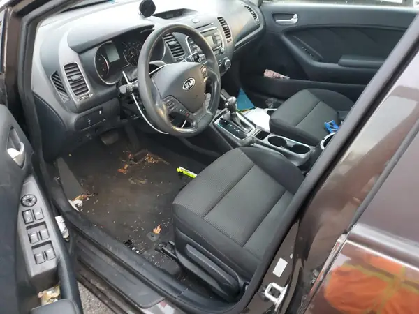 3KPFK4A78HE113706 2017 KIA FORTE - Image 8