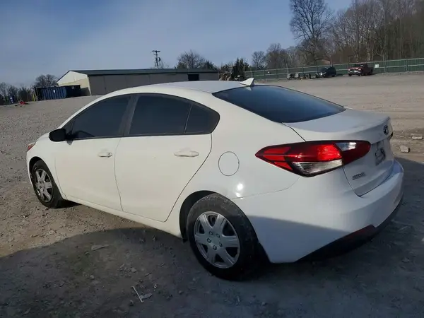 3KPFK4A78HE114256 2017 KIA FORTE - Image 2