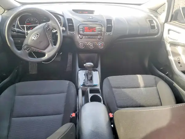 3KPFK4A78HE114256 2017 KIA FORTE - Image 8
