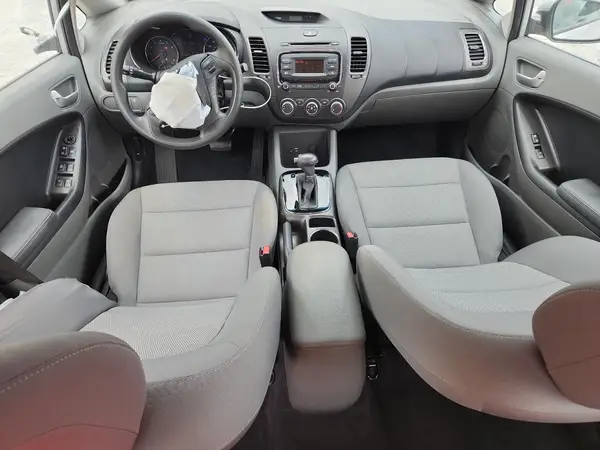 3KPFK4A78HE115200 2017 KIA FORTE - Image 8