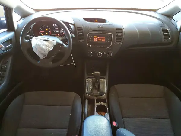 3KPFK4A78HE115469 2017 KIA FORTE - Image 8