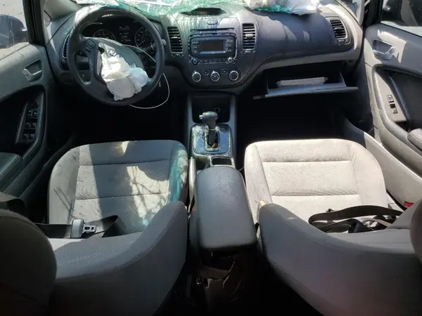 3KPFK4A78HE115746 2017 KIA FORTE - Image 8