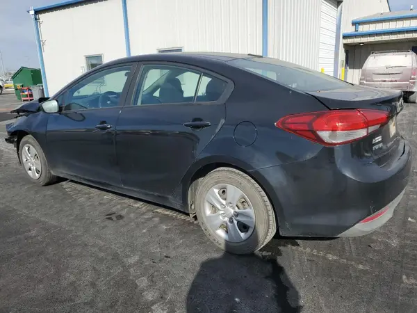 3KPFK4A78HE116024 2017 KIA FORTE - Image 2