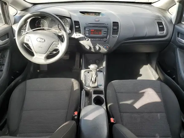 3KPFK4A78HE116024 2017 KIA FORTE - Image 8