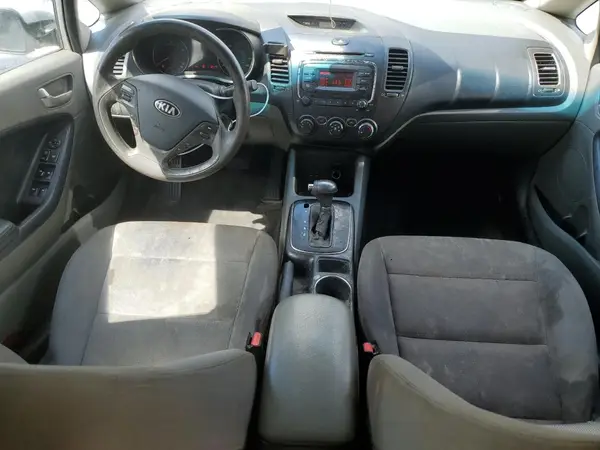 3KPFK4A78HE119781 2017 KIA FORTE - Image 8