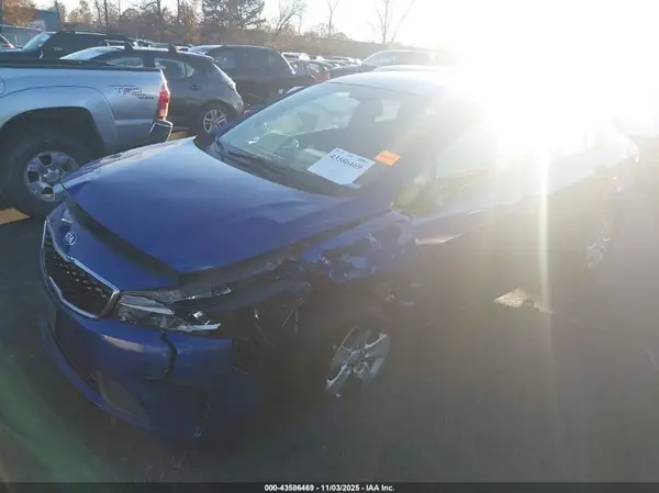 3KPFK4A78HE121515 2017 KIA FORTE - Image 2
