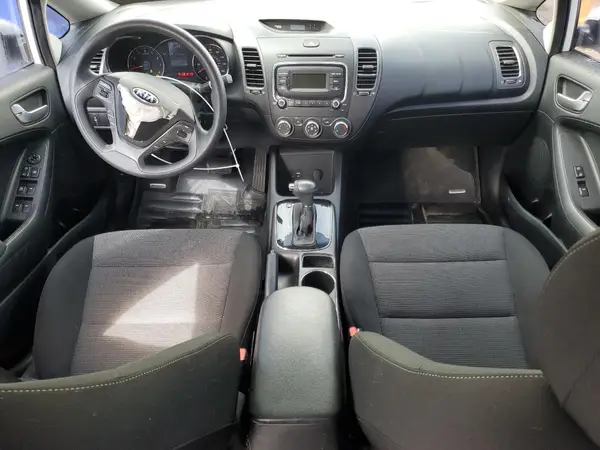 3KPFK4A78HE121997 2017 KIA FORTE - Image 8