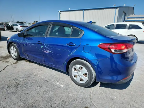 3KPFK4A78HE123071 2017 KIA FORTE - Image 2