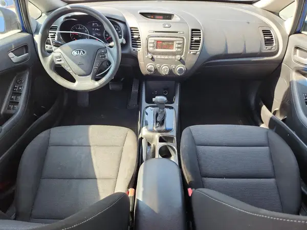 3KPFK4A78HE123071 2017 KIA FORTE - Image 8