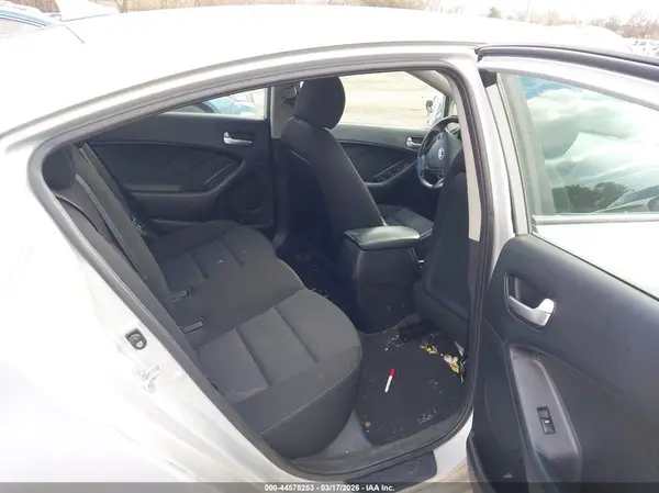 3KPFK4A78HE123491 2017 KIA FORTE - Image 8