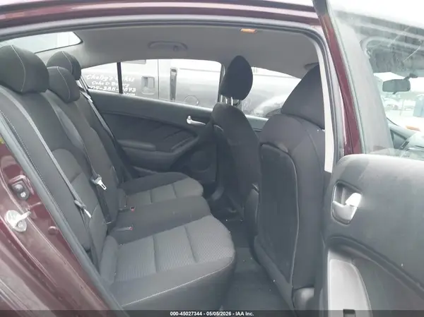 3KPFK4A78HE123782 2017 KIA FORTE - Image 8