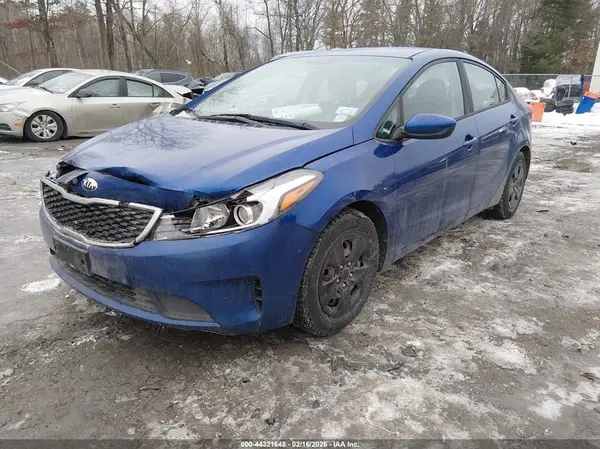 3KPFK4A78HE124298 2017 KIA FORTE - Image 2