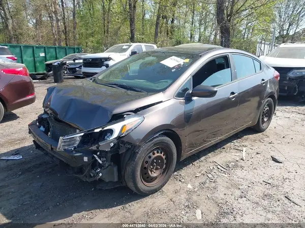 3KPFK4A78HE125824 2017 KIA FORTE - Image 2