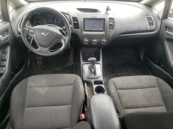 3KPFK4A78HE126021 2017 KIA FORTE - Image 8
