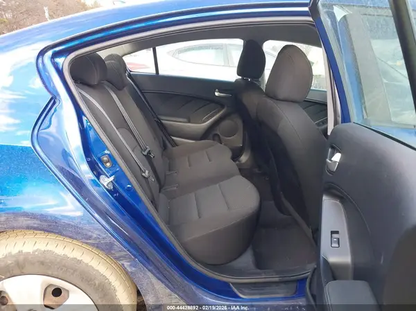 3KPFK4A78HE127573 2017 KIA FORTE - Image 8
