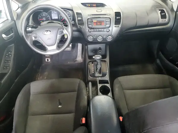 3KPFK4A78HE127735 2017 KIA FORTE - Image 8
